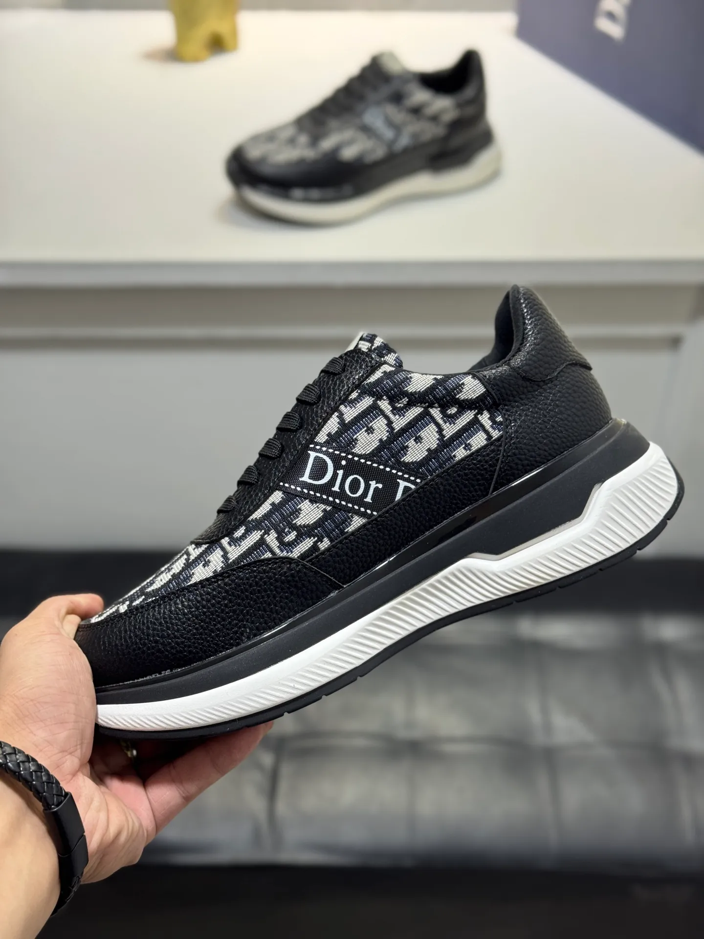 Men's shoes 💰440 [New model] 🦑🦑Dio* (Dior) sneakers, the latest model from the official website 🎁casual and fashionable high-top men's shoes 👟hot style 💥 simple and elegant version, exclusive for trendy men. Unique official website's latest brand elements 👑original decoration, imported cowhide with classic fabrics, fashionable and generous accessories, sheepskin lining, ✅ wear-resistant casual outsole. Size: 38-44 (45 customized